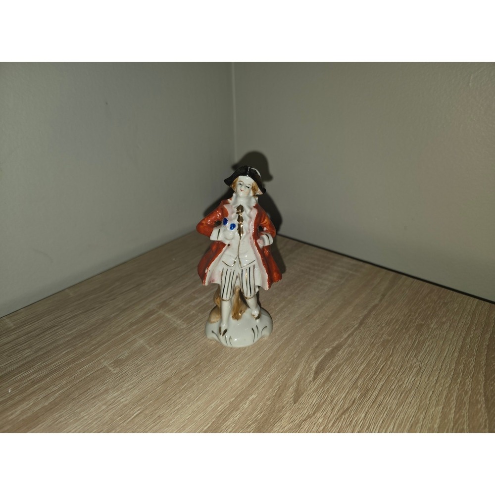 Vintage Made in Occupied Japan Colonial Gentleman‎ Porcelain Figurine Red Coat